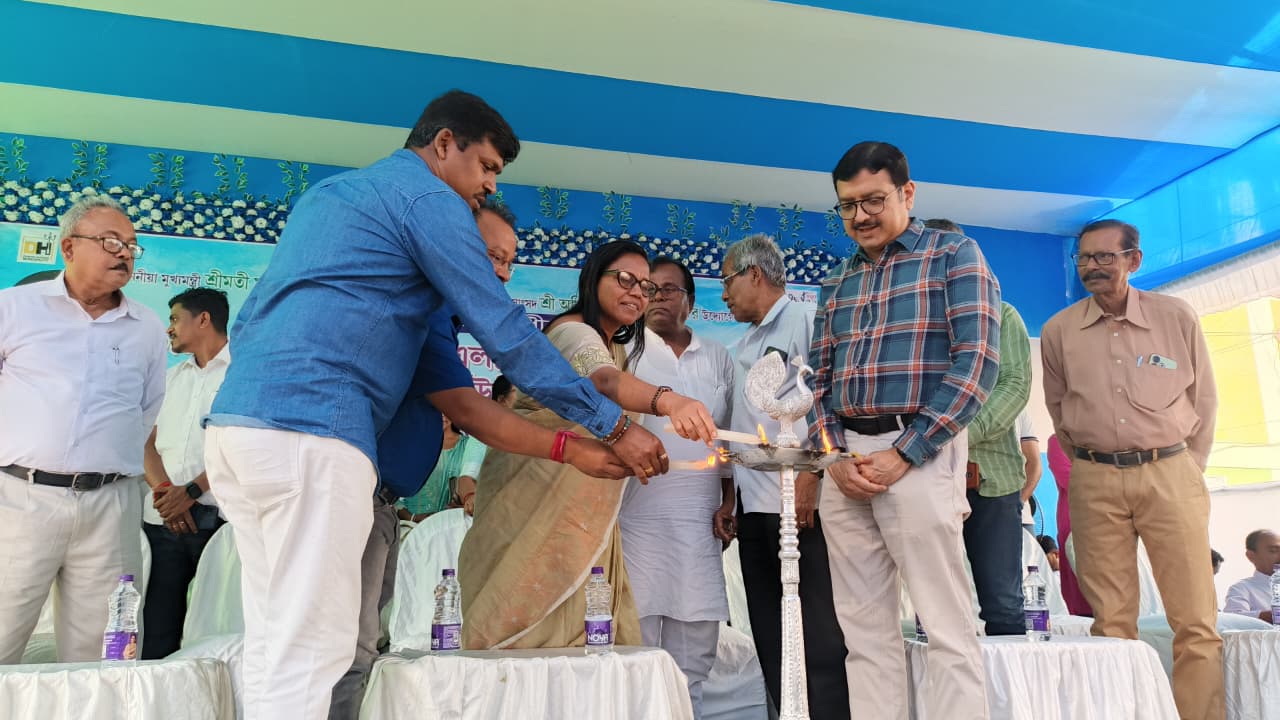 সাংসদ অভিষেক বন্দ্যোপাধ্যায় এর উদ্যোগে পরিস্রুত পানীয় জলের উদ্বোধন