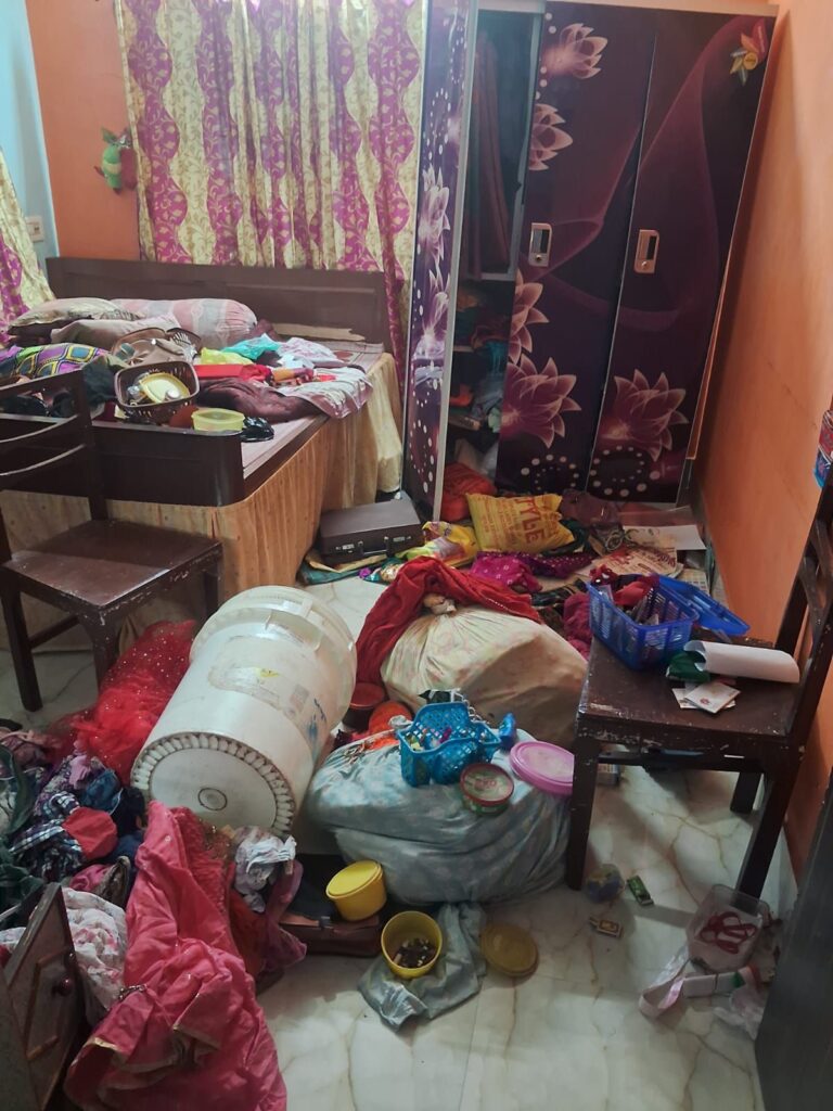 প্রতিরক্ষা কর্মীর বাড়িতে চুরি, তদন্তে পুলিশ
