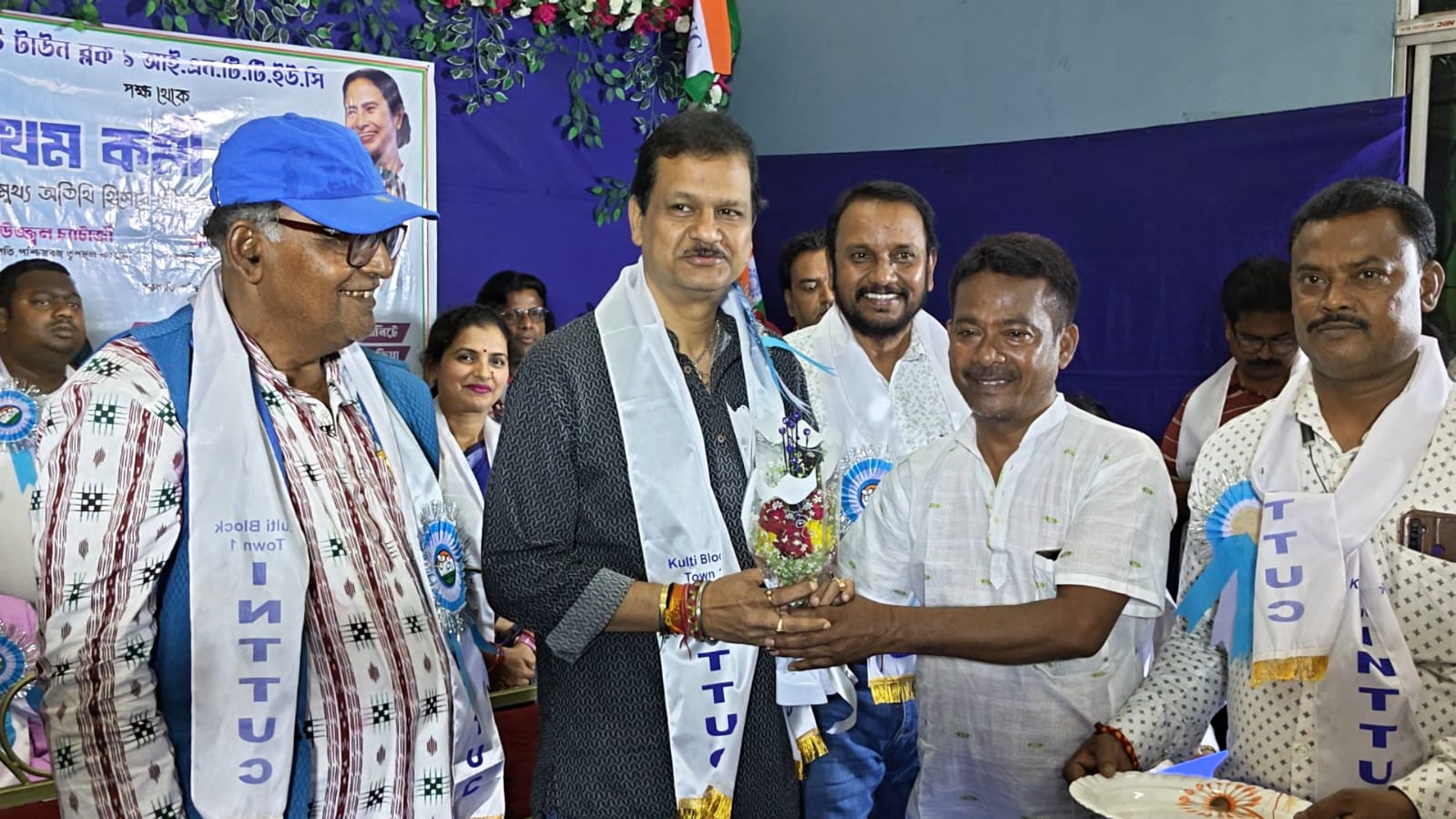 কুলটি টাউন ব্লক ১ INTTUC র প্রথম কর্মীসভা কুলটির সাকতোড়িয়াতে, উপস্থিত জেলা সভাপতি