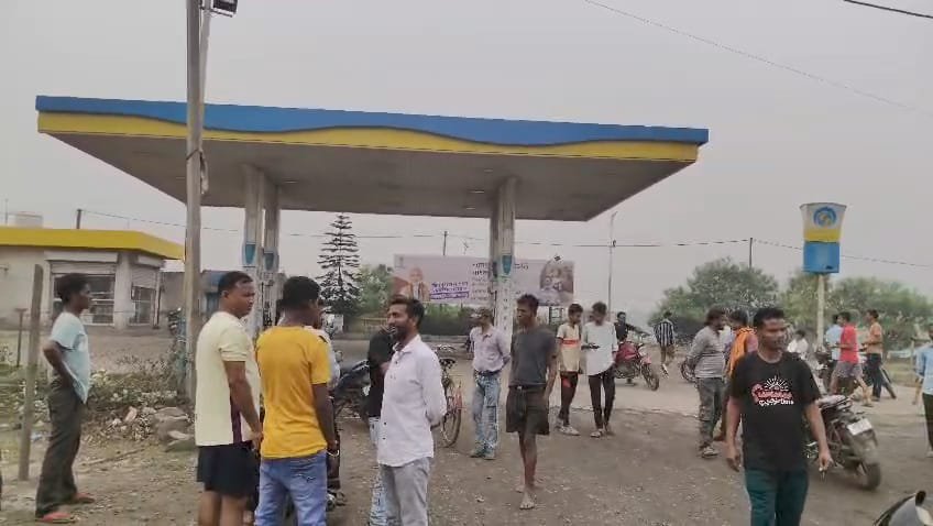 তেল কম দেওয়ার অভিযোগে আটক পেট্রোল পাম্পের মালিক   