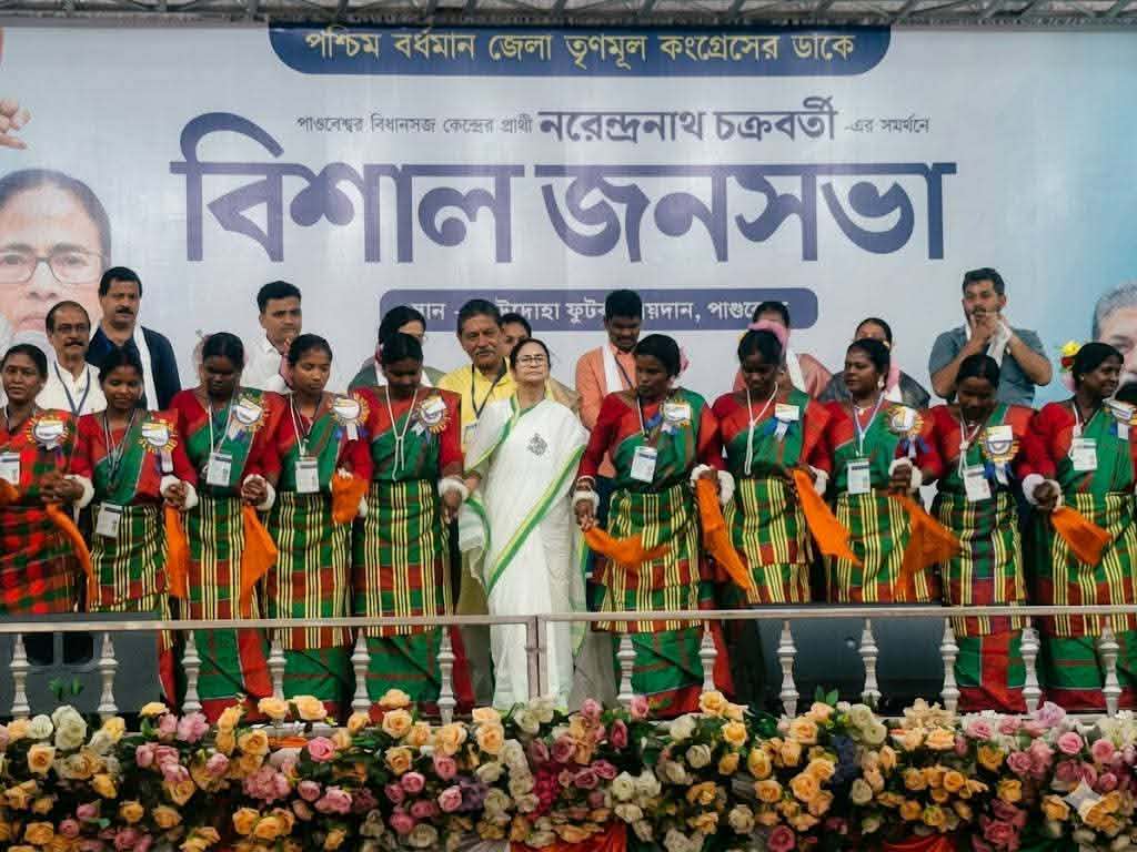 পাণ্ডবেশ্বরে মেগা জনসভা: কেন্দ্র ও কমিশনকে চড়া সুরে আক্রমণ মমতার