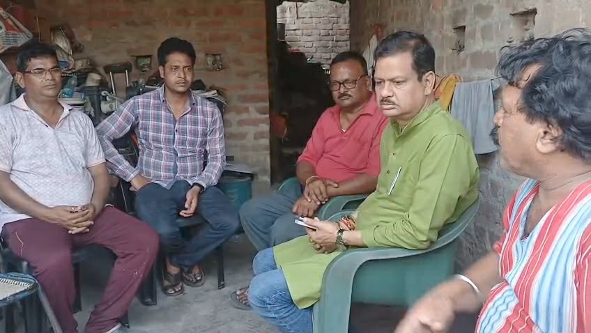 ভোর সকালে বজ্রপাতের মৃত্যু৬৩ বছরের ফটিক লাইকের
