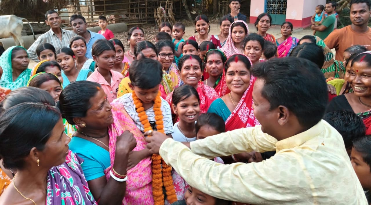 জনজোয়ারে ভাসল আউসগ্রামে তৃণমূল প্রার্থীর প্রচার 