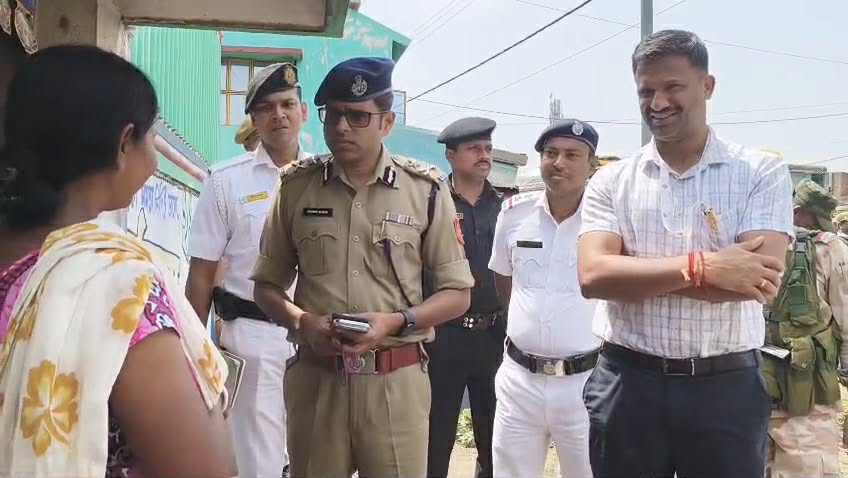 পাণ্ডবেশ্বরে কড়া নিরাপত্তা, ভোটের আগে ডিএম-সিপির মাঠে নেমে সরাসরি বার্তা