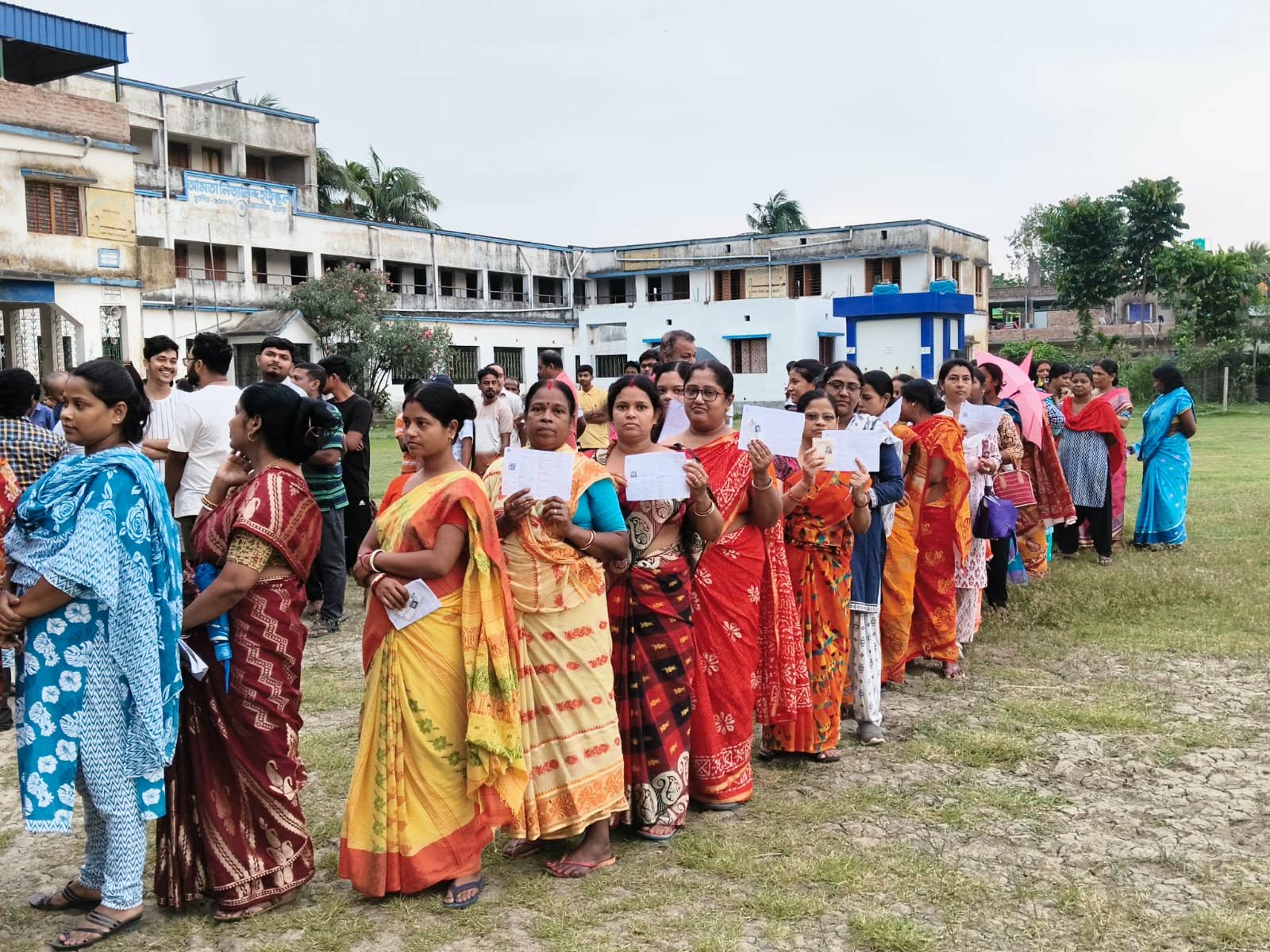 গণতন্ত্রের মহোৎসবে সামিল হাওড়া জেলার আমতা   