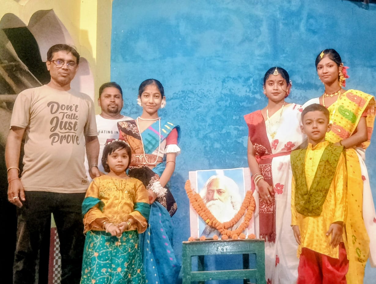 আন্তরিকতায় মোড়া রবীন্দ্রজয়ন্তী: মঙ্গলকোটের উজিরপুরে গ্রাম্য সংস্কৃতির জয়গান
