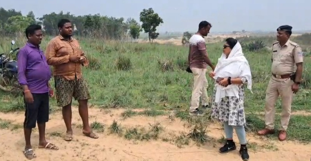 অবৈধ বালিঘাটের বিরুদ্ধে দুর্গাপুরে প্রশাসনিক অভিযান