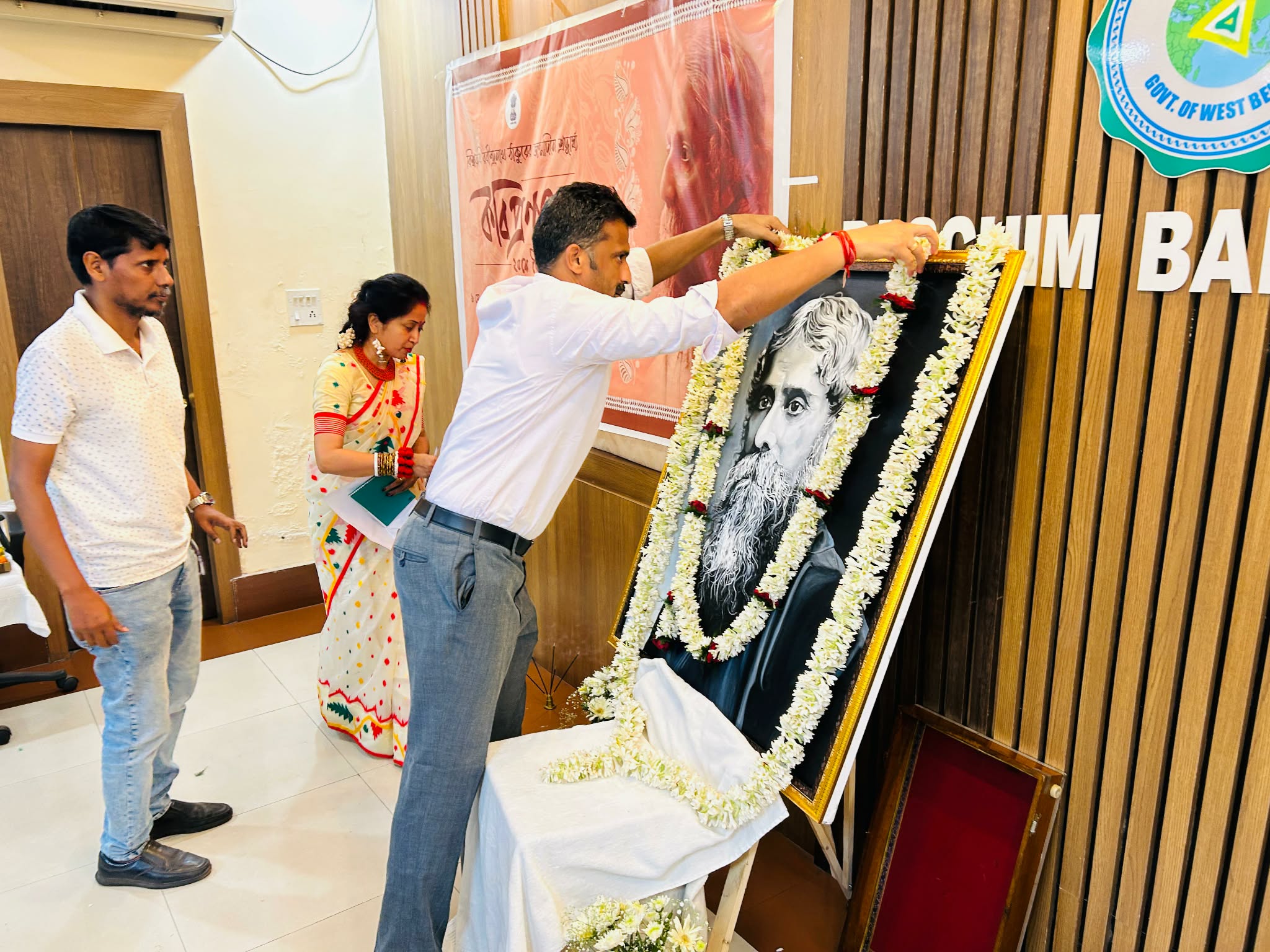 ​আসানসোলে ‘কবি প্রণাম’: যথাযোগ্য মর্যাদায় রবীন্দ্র জয়ন্তী উদযাপন
