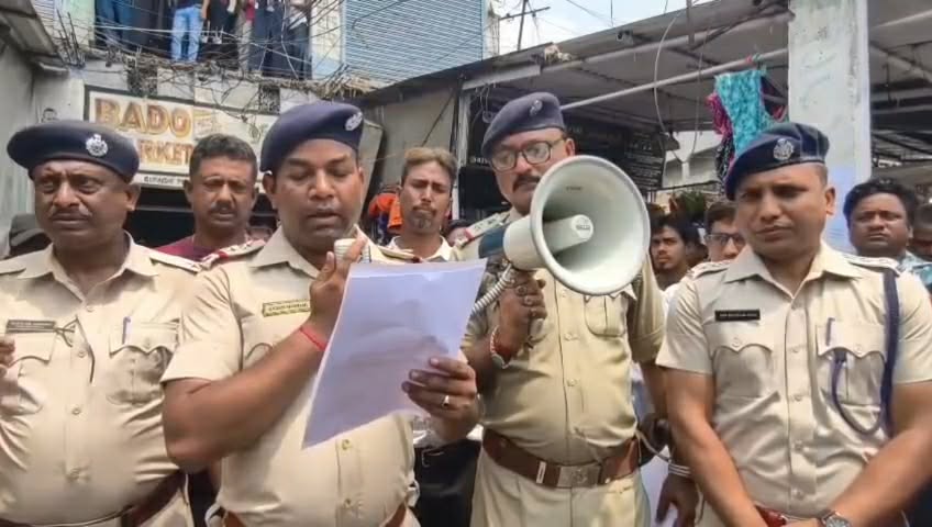 ফাঁড়িতে ভাঙচুর: ক্ষতিপূরণ আদায়ে কড়া পদক্ষেপ আসানসোল পুলিশের