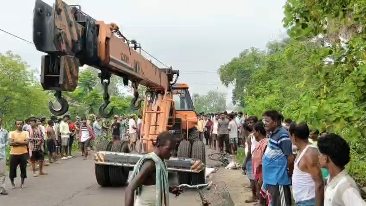 ​ইসিএলের হাইড্রার ধাক্কায় মৃত সাইকেল আরোহী, সালানপুরে ব্যাপক উত্তেজনা