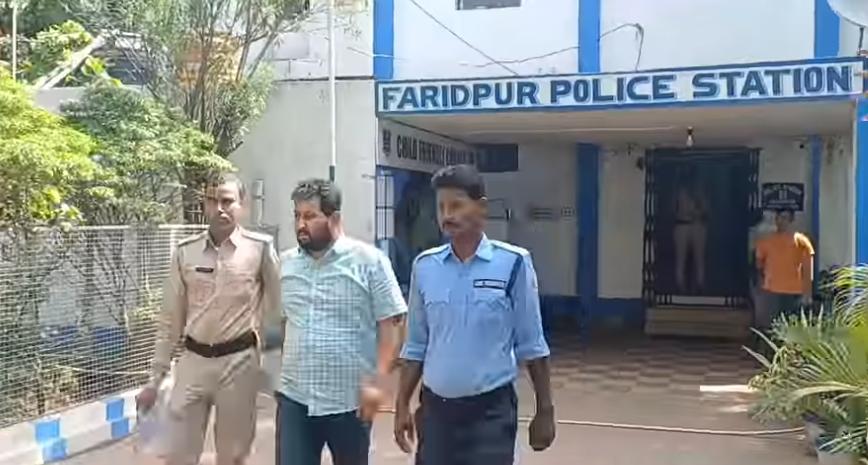দুর্গাপুরে তোলাবাজি ও সন্ত্রাসের অভিযোগে ধৃত তৃণমূল ব্লক সভাপতি 
