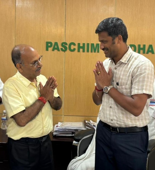 এলাকার উন্নয়নে জেলা শাসকের দ্বারস্থ বিধায়ক 