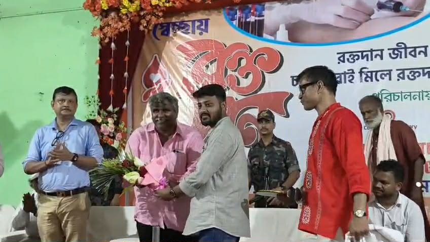 পাণ্ডবেশ্বরে রক্তদান শিবির ও কৃতি পড়ুয়াদের সংবর্ধনা