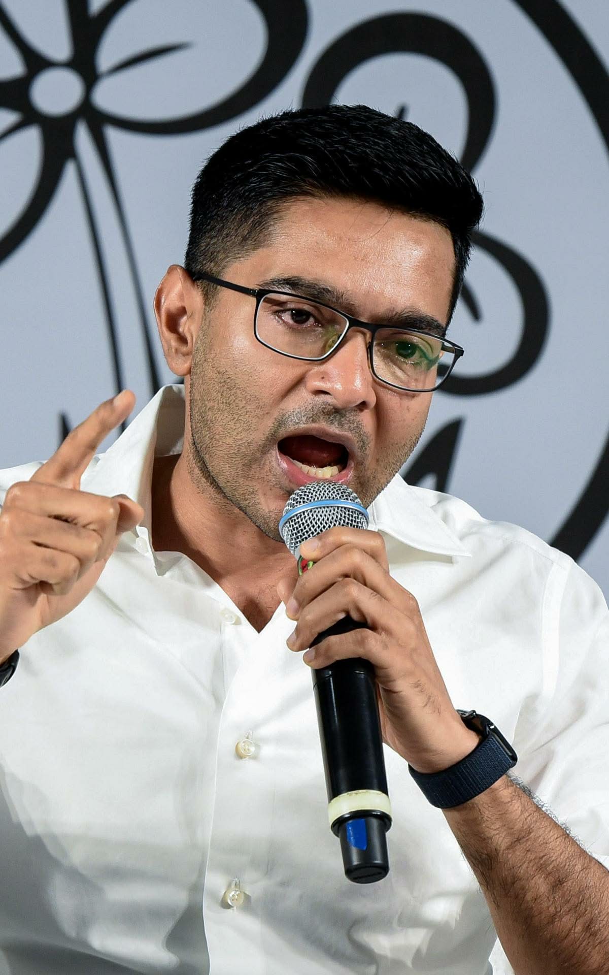 ​গণনাকেন্দ্রে কড়া নজরদারি: পোলিং এজেন্টদের নিয়ে ভার্চুয়াল বৈঠকে অভিষেক