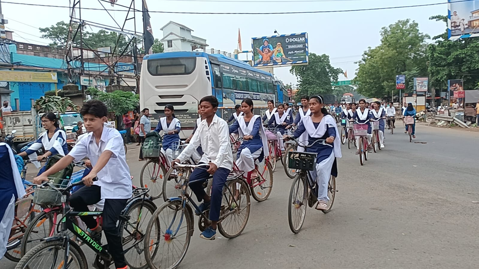 ইলামবাজারে বিশ্ব বাইসাইকেল দিবস পালন: পরিবেশ ও সুস্বাস্থ্যের বার্তা