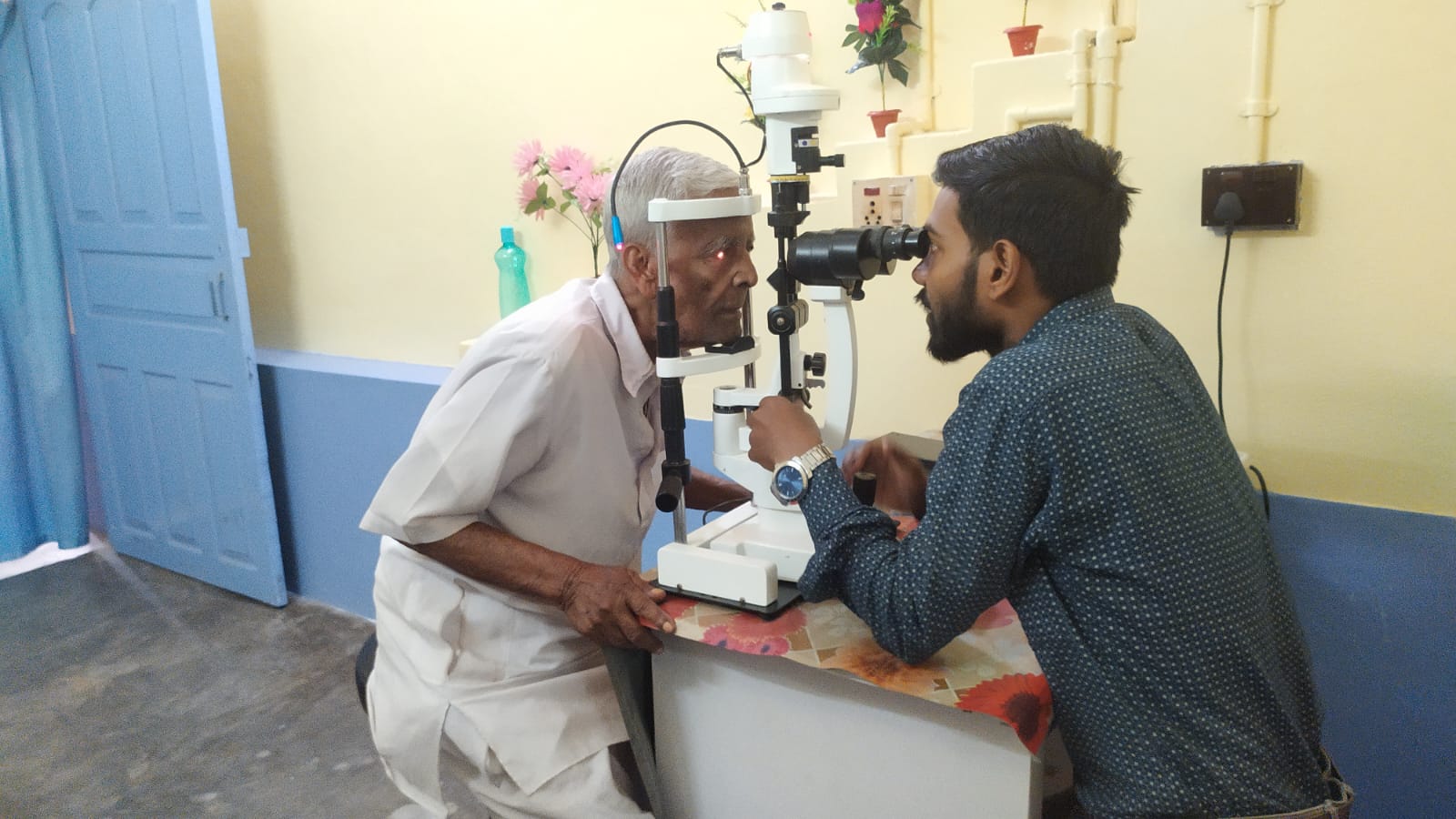 গুসকরায় আধুনিক চক্ষু চিকিৎসার নতুন ঠিকানা 'সেবাসদন আই কেয়ার'