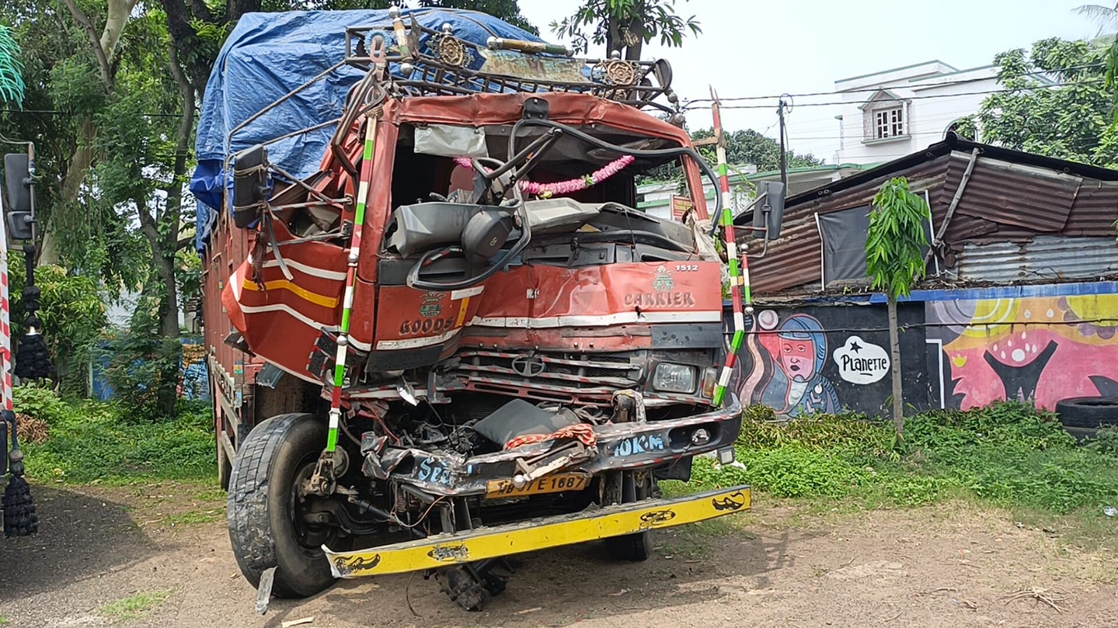 কাঁকসায় লরি দুর্ঘটনা, আহত চালক ও খালাসি