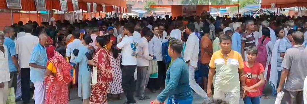 ​জনকল্যাণ শিবিরে পরিষেবা পেতে মানুষের ঢল
