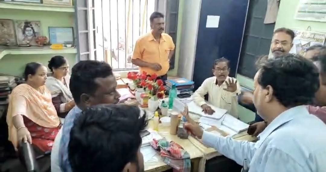 স্মার্ট মিটারের বিভ্রাটে জেরবার আমলাদহি বাজার, ব্যবসায়ীদের বিক্ষোভ