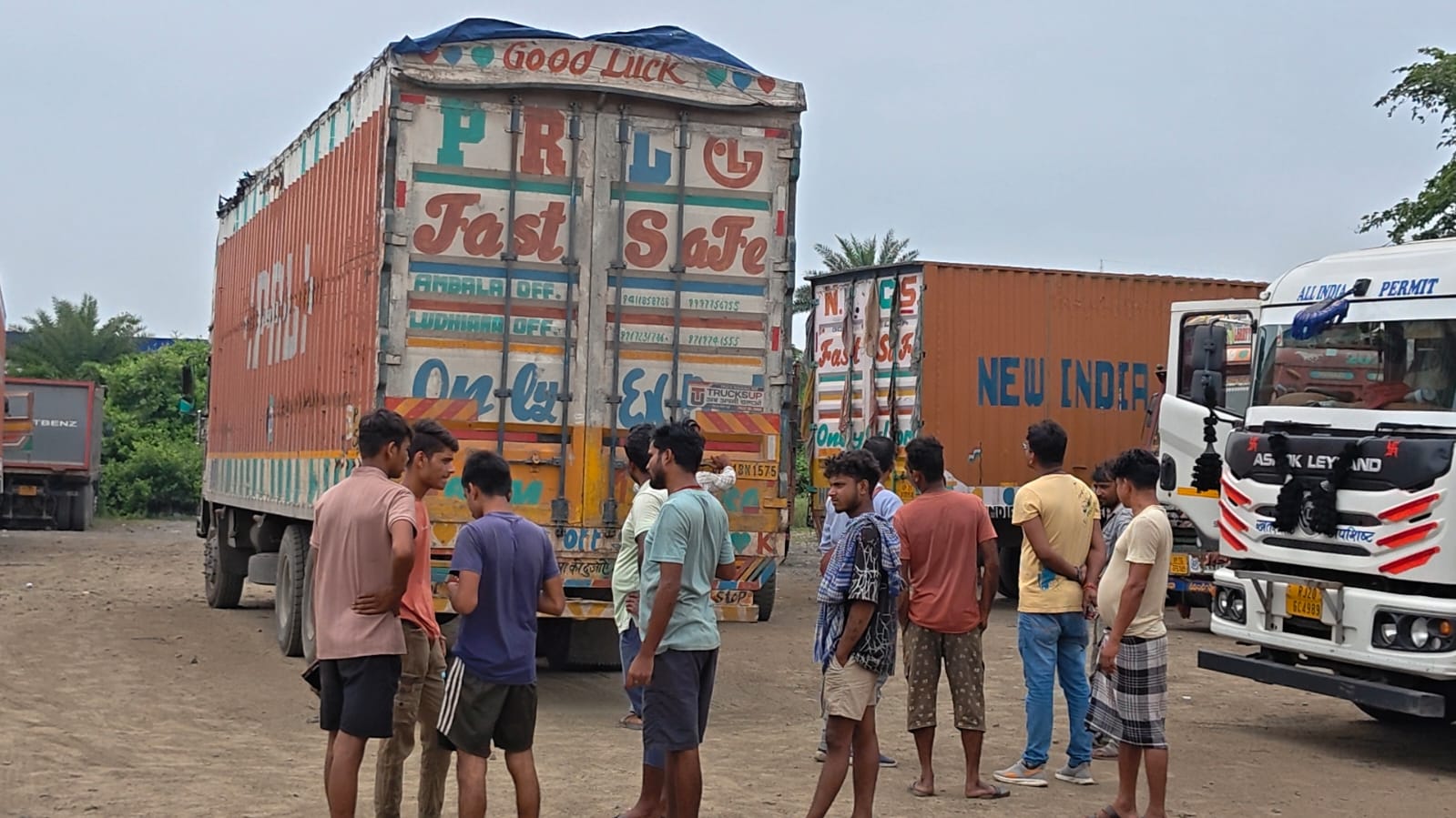 রামপুর এমভিআই দপ্তরে ফের ‘ডান্ডা ট্যাক্স’ ও তোলাবাজির অভিযোগ