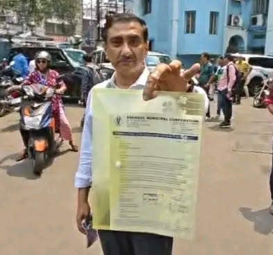আসানসোল পুরনিগমের ৬ নম্বর বোরোর চেয়ারম্যান পদ থেকে ইস্তফা ডাঃ দেবাশীষ সরকারের