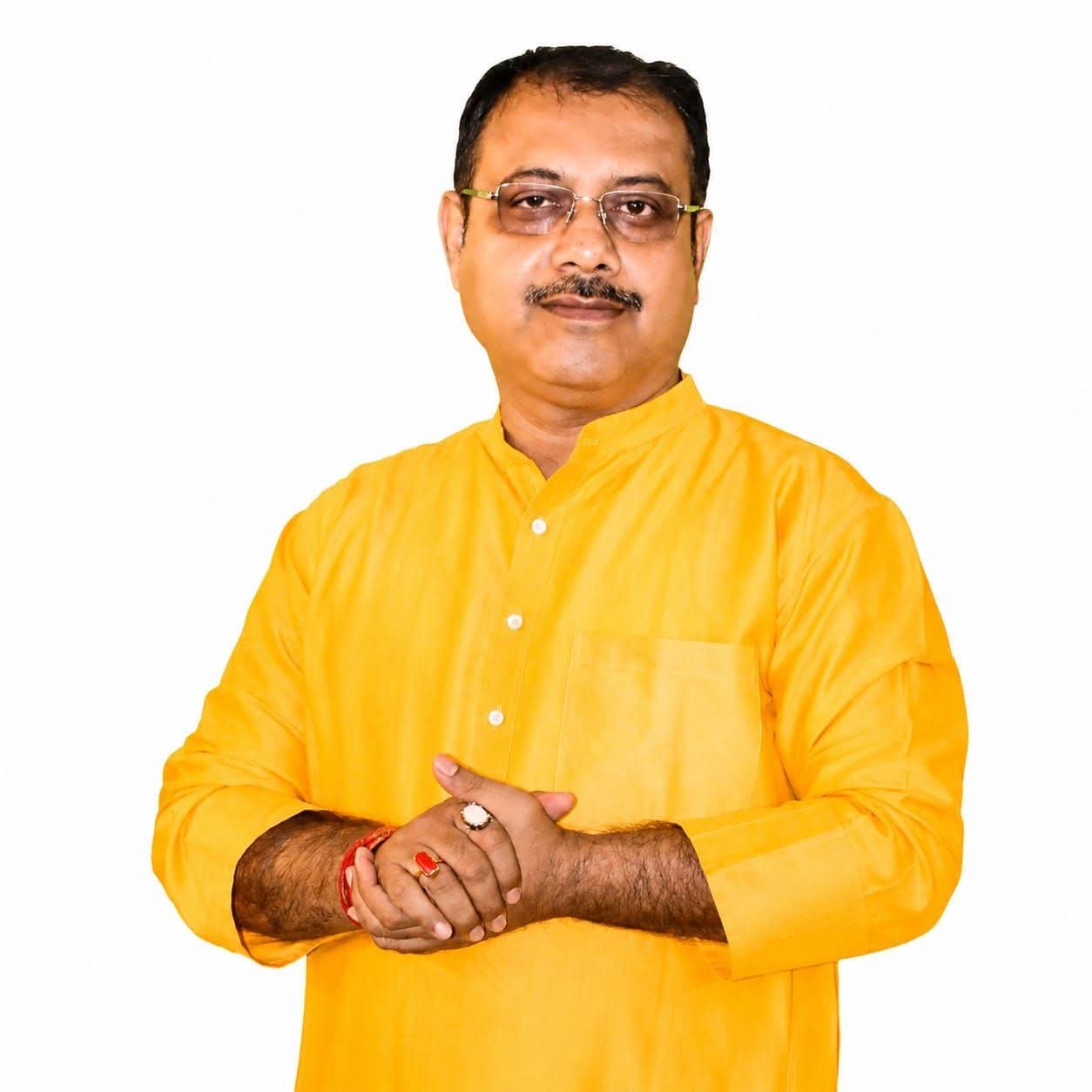 জন্মদিনে রক্তদান করে নজির গড়লেন বিধায়ক কৃষ্ণেন্দু মুখার্জ্জী