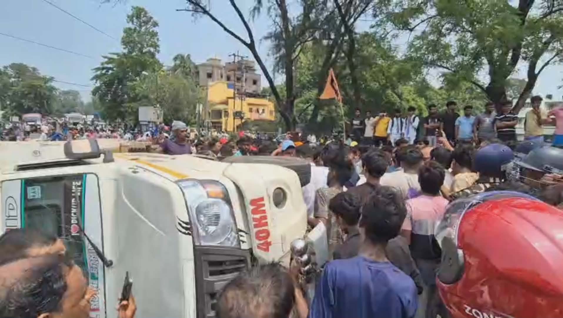 আসানসোলে ভয়াবহ পথদুর্ঘটনা: বাইক আরোহীর মৃত্যু