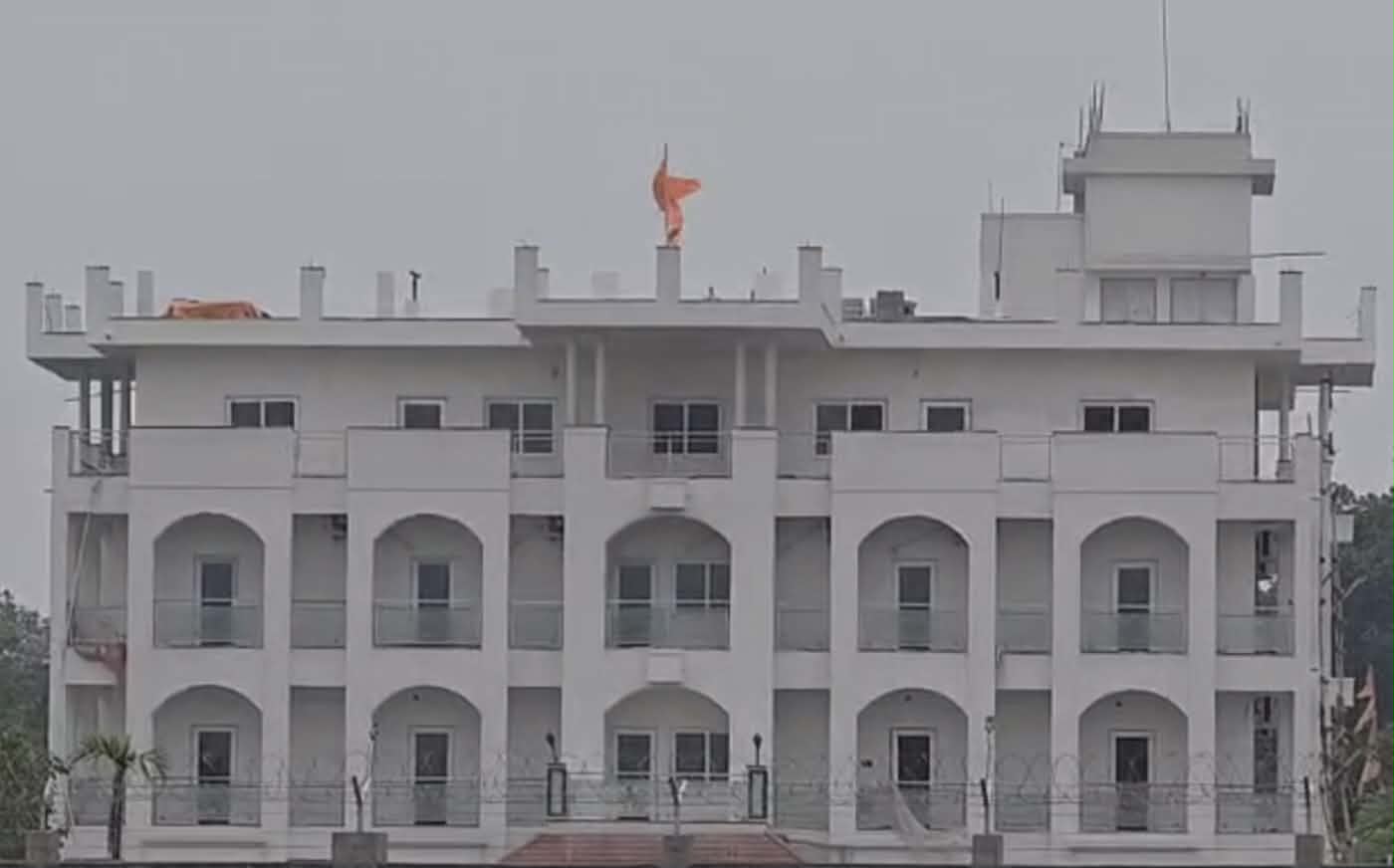 ডাম্পার সন্ত্রাস ও জমি দখলের অভিযোগ: মুখ্যমন্ত্রীর দ্বারস্থ বড় ধেমো গ্রামবাসী