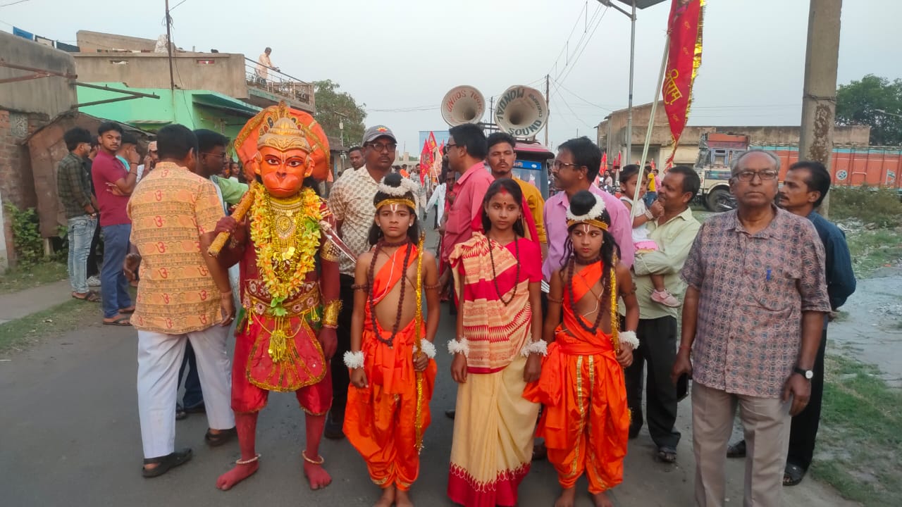 রামনবমী উপলক্ষে সামডিতে এক অভিনব শোভাযাত্রা রামনবমী উপলক্ষে সামডিতে এক অভিনব শোভাযাত্রা
