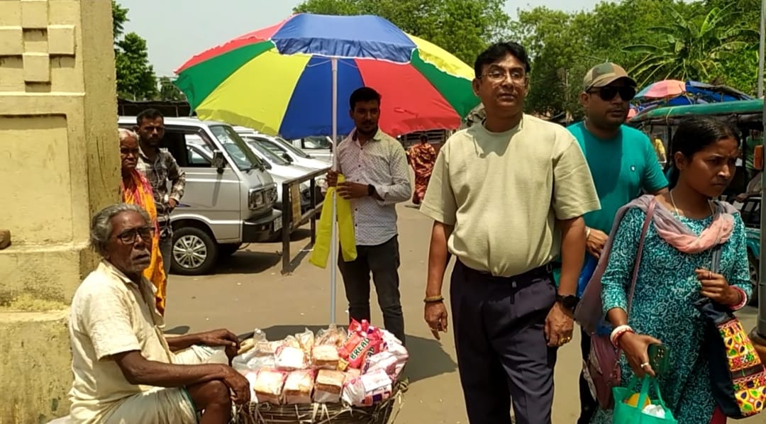 বিধায়কের মানবিকতার সাক্ষী থাকল গুসকরাবাসী বিধায়কের মানবিকতার সাক্ষী থাকল গুসকরাবাসী