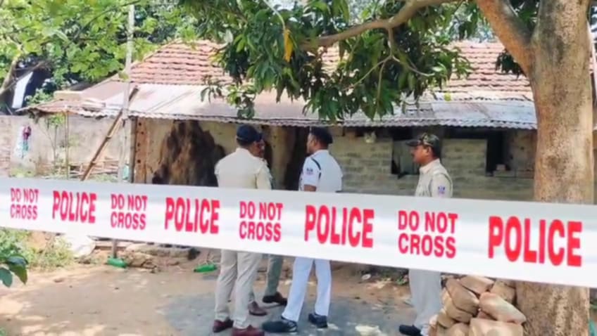 ভয়াবহ বিস্ফোরণে কেঁপে উঠল ইস্পাত নগরী ভয়াবহ বিস্ফোরণে কেঁপে উঠল ইস্পাত নগরী