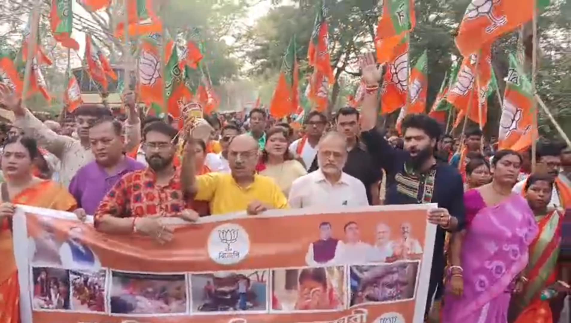 কুলটির রানিতলা মোড় থেকে শ্রীপুর মোড় পর্যন্ত মিছিল বিজেপির কুলটির রানিতলা মোড় থেকে শ্রীপুর মোড় পর্যন্ত মিছিল বিজেপির