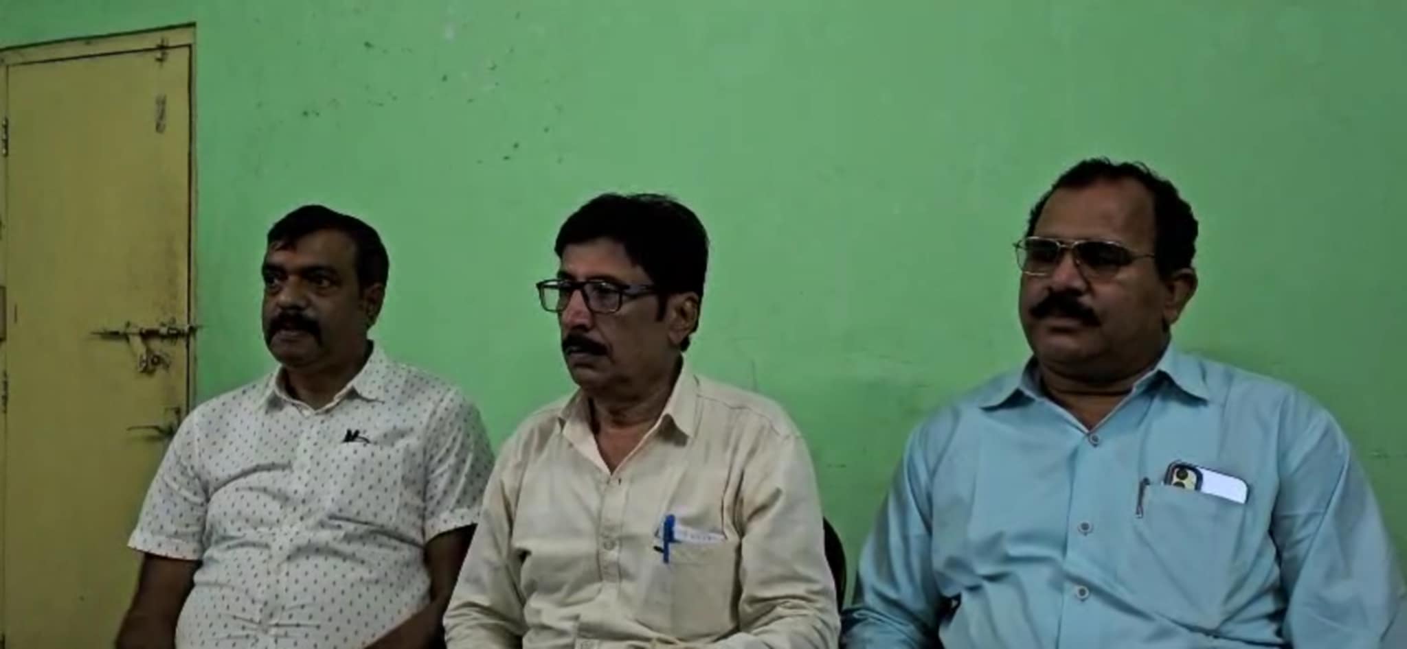 বিভিন্ন বিষয়ে সালানপুর ব্লক তৃণমূল কংগ্রেসের সাংবাদিক সম্মেলন বিভিন্ন বিষয়ে সালানপুর ব্লক তৃণমূল কংগ্রেসের সাংবাদিক সম্মেলন
