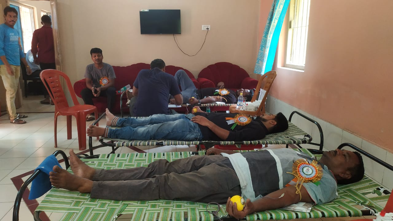 গুসকরায় আয়োজিত হলো স্বেচ্ছায় রক্তদান শিবির ও বিনামূল্যে স্বাস্থ্য পরীক্ষা শিবির গুসকরায় আয়োজিত হলো স্বেচ্ছায় রক্তদান শিবির ও বিনামূল্যে স্বাস্থ্য পরীক্ষা শিবির