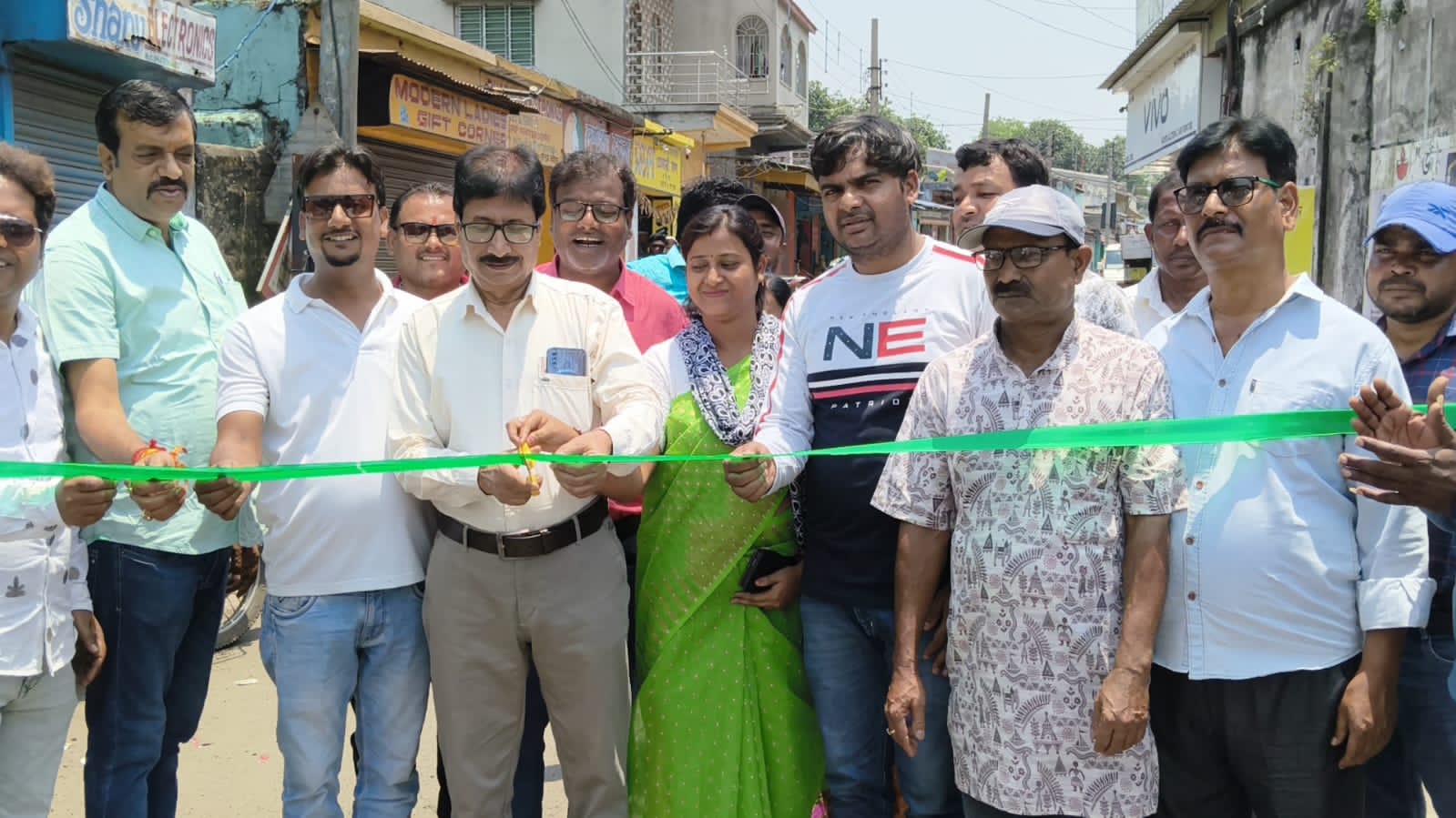জেমারী-মাধাই চক রাস্তা সংস্কারের শিলান্যাস জেমারী-মাধাই চক রাস্তা সংস্কারের শিলান্যাস
