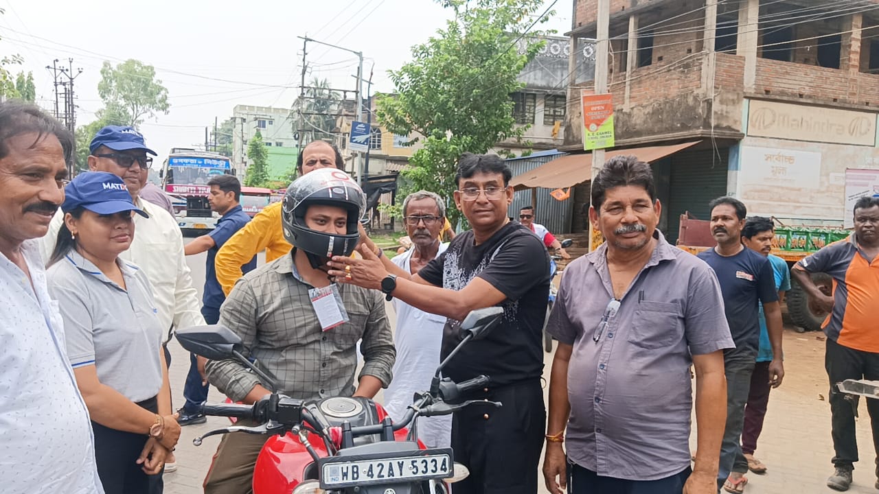 সামাজিক দায়িত্ব পালনে সক্রিয় আউসগ্রামের বিধায়ক সামাজিক দায়িত্ব পালনে সক্রিয় আউসগ্রামের বিধায়ক