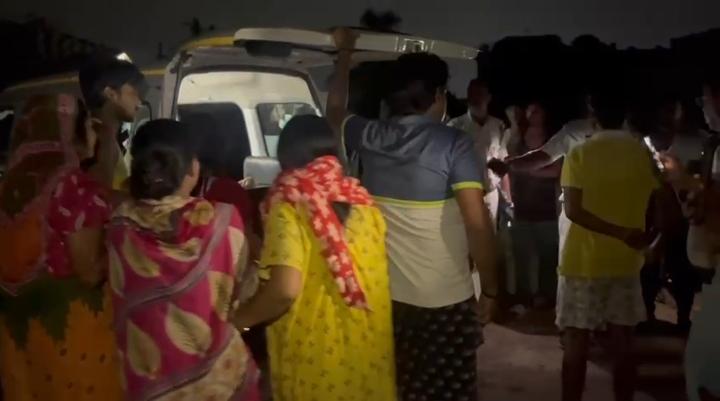 রাস্তা তৈরির গর্তে পড়ে মৃত্যু সাইকেল আরোহীর,এলাকায় উত্তেজনা রাস্তা তৈরির গর্তে পড়ে মৃত্যু সাইকেল আরোহীর,এলাকায় উত্তেজনা