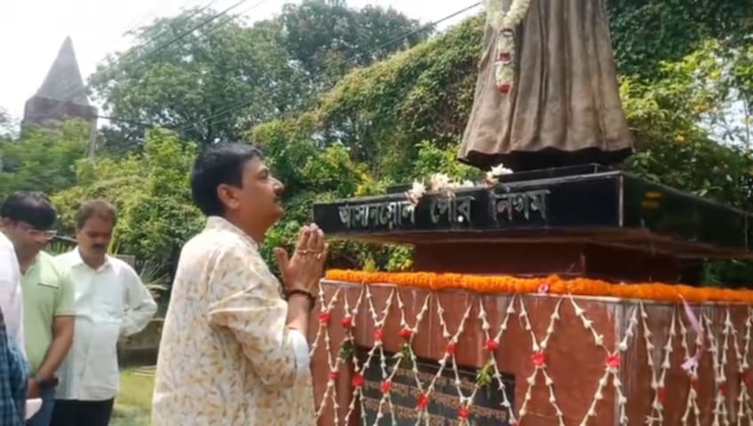 রাজা রামমোহন রায়ের জন্মবার্ষিকীত শ্রদ্ধার্ঘ্য চেয়ারম্যানের রাজা রামমোহন রায়ের জন্মবার্ষিকীত শ্রদ্ধার্ঘ্য চেয়ারম্যানের