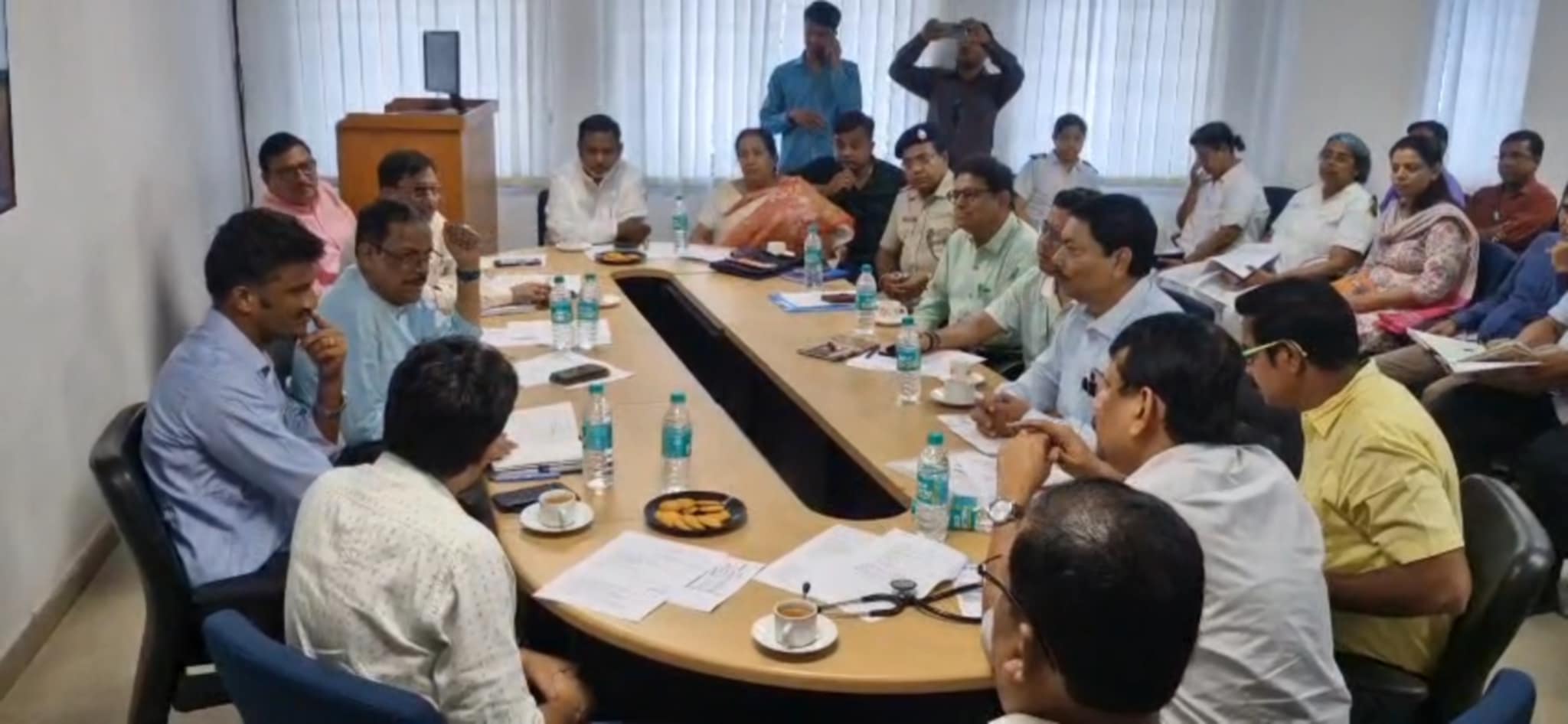 প্রযুক্তি ও পরিষেবার যুগান্তকারী সিদ্ধান্ত! জেলা হাসপাতাল তৈরি উন্নয়নের পথে প্রযুক্তি ও পরিষেবার যুগান্তকারী সিদ্ধান্ত! জেলা হাসপাতাল তৈরি উন্নয়নের পথে