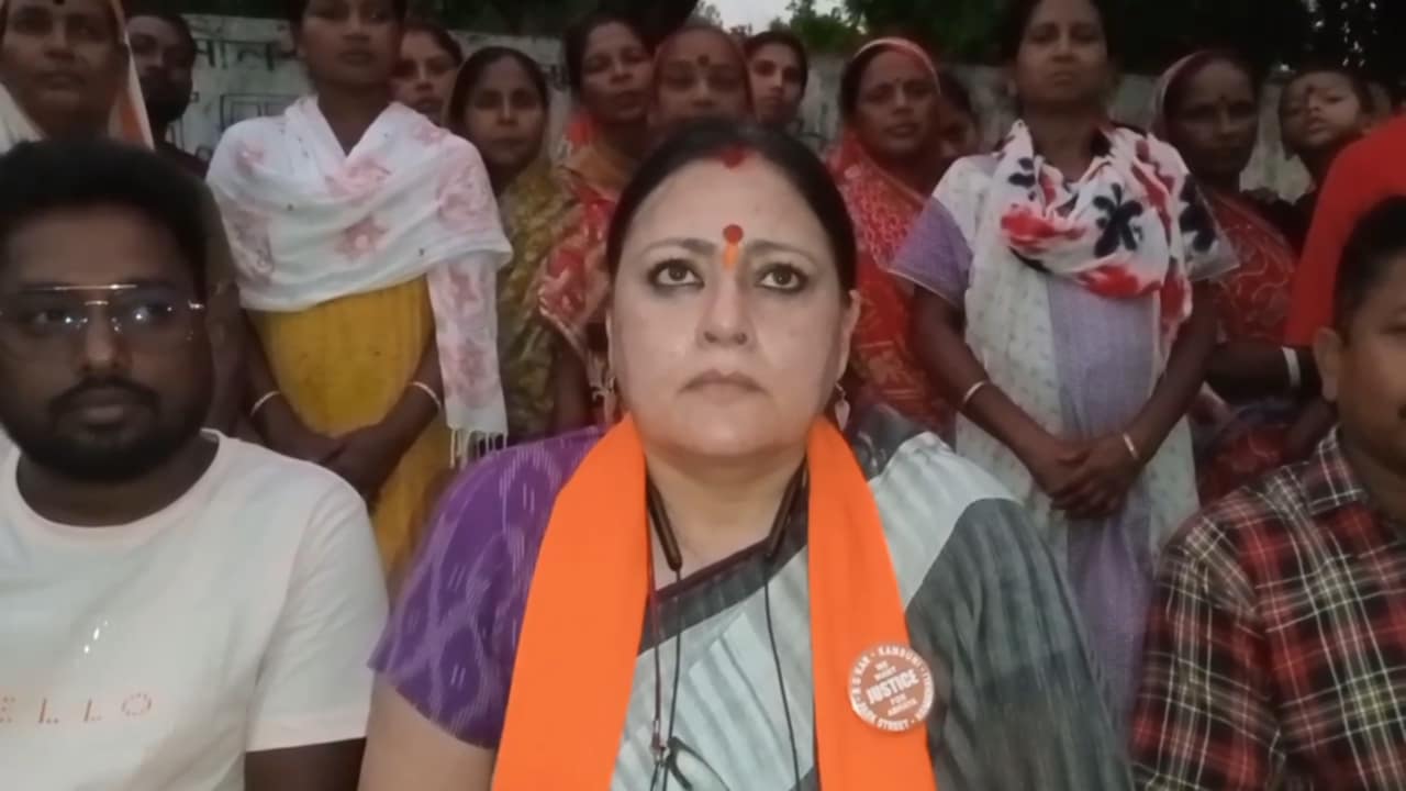 গ্লাস ফ্যাক্টরি এলাকায় অগ্নিমিত্রা পাল, দিলেন আশ্বাস গ্লাস ফ্যাক্টরি এলাকায় অগ্নিমিত্রা পাল, দিলেন আশ্বাস