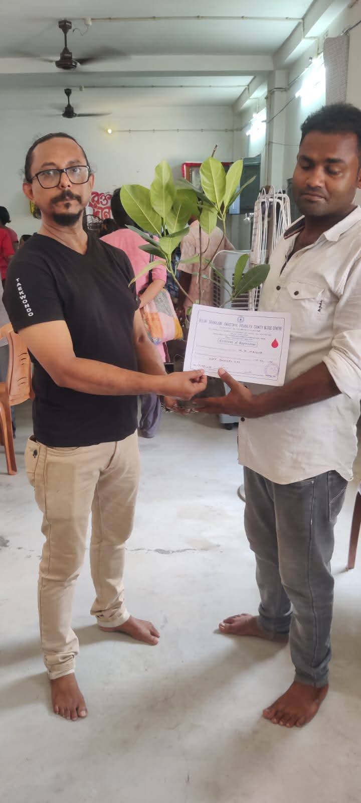 বিশ্ব রক্তদাতা দিবসে রক্তদান শিবিরের আয়োজন করল হরিপালের স্বেচ্ছাসেবী সংস্থা বিশ্ব রক্তদাতা দিবসে রক্তদান শিবিরের আয়োজন করল হরিপালের স্বেচ্ছাসেবী সংস্থা