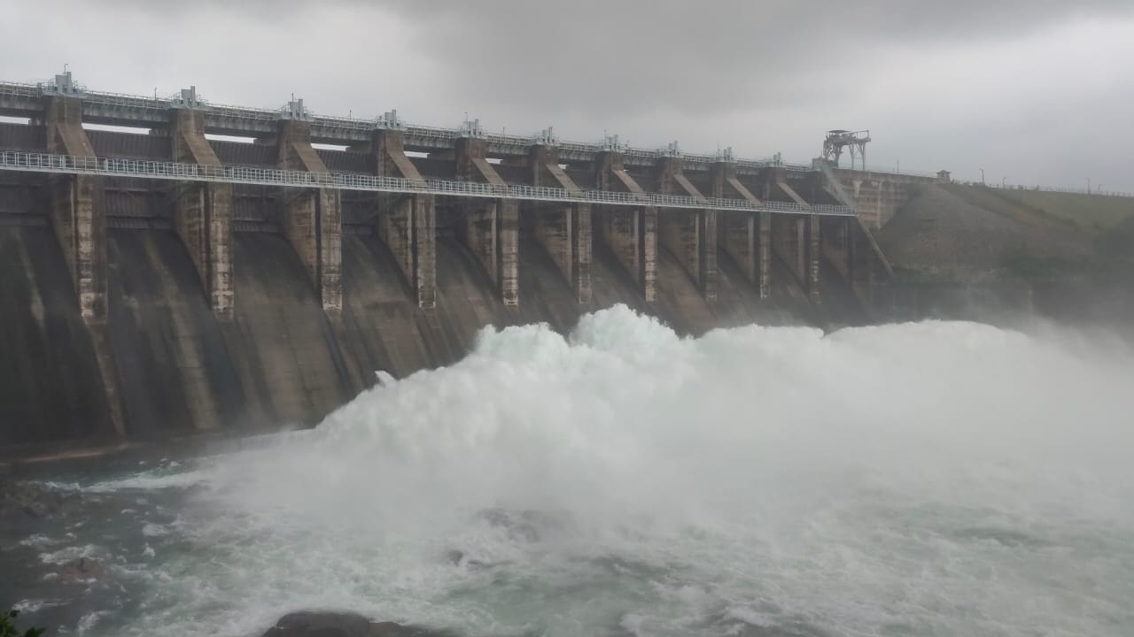 দ্বিতীয় দিনেও মাইথন ও পাঞ্চেত জলাধার থেকে জলছাড়া অব্যাহত রয়েছে দ্বিতীয় দিনেও মাইথন ও পাঞ্চেত জলাধার থেকে জলছাড়া অব্যাহত রয়েছে