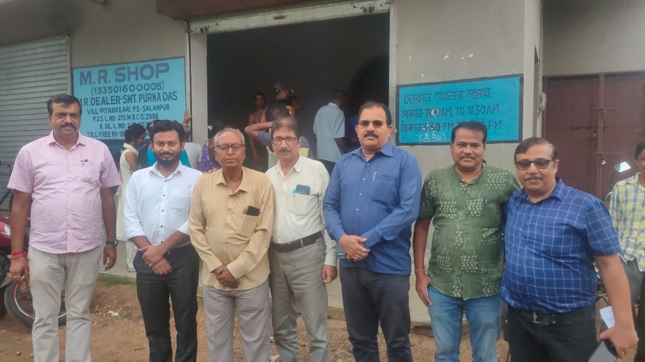 দুয়ারে রেশনের মাধ্যমে সালানপুরে বাড়ি বাড়ি পৌঁছে যাচ্ছে দিঘার জগন্নাথ মন্দিরের মহাপ্রসাদ