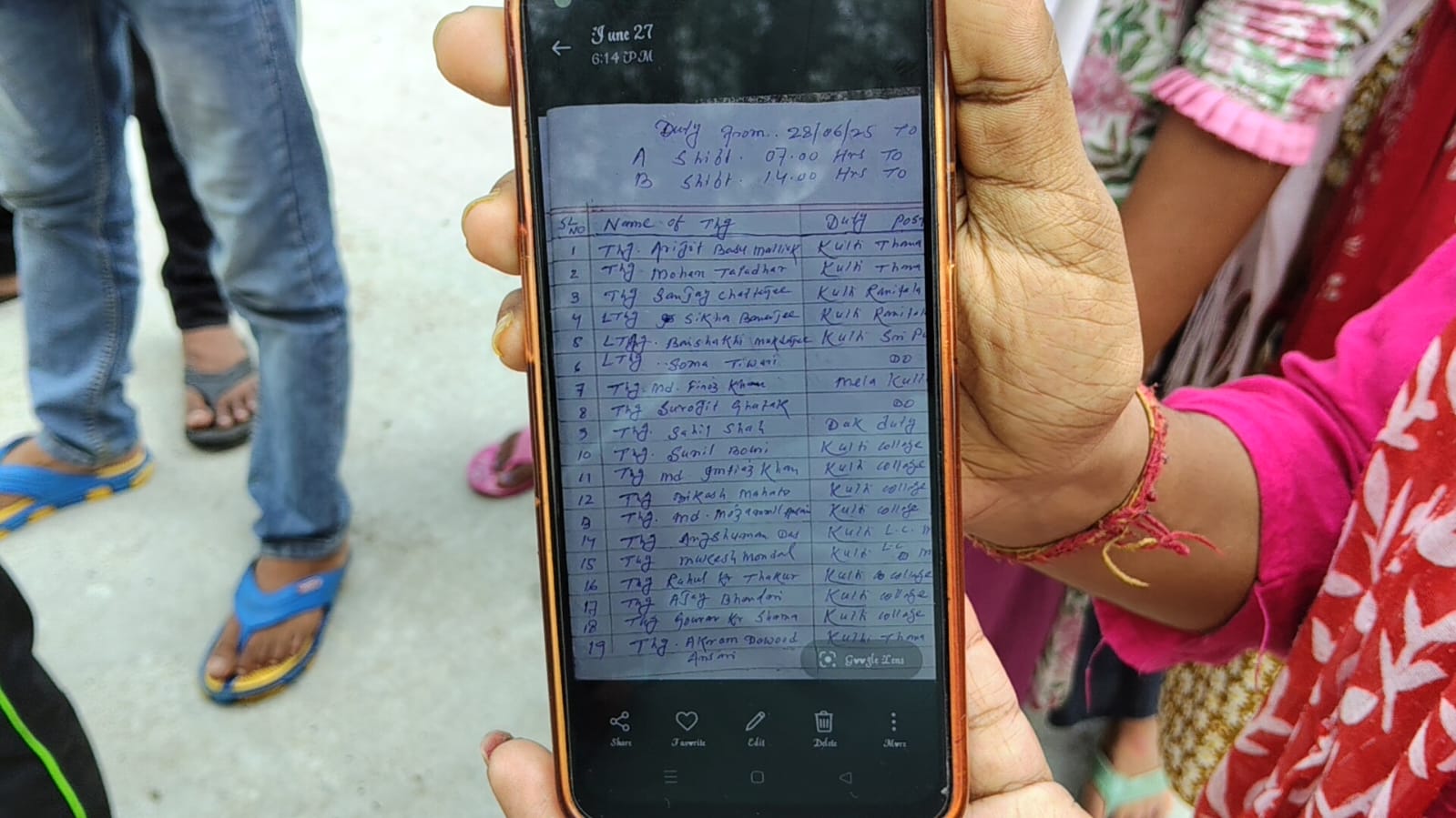 কুলটিতে সিভিক পুলিশের প্রতারণার জাল: প্রশাসনের দুর্বলতায় জনগণের আস্থার সংকট কুলটিতে সিভিক পুলিশের প্রতারণার জাল: প্রশাসনের দুর্বলতায় জনগণের আস্থার সংকট