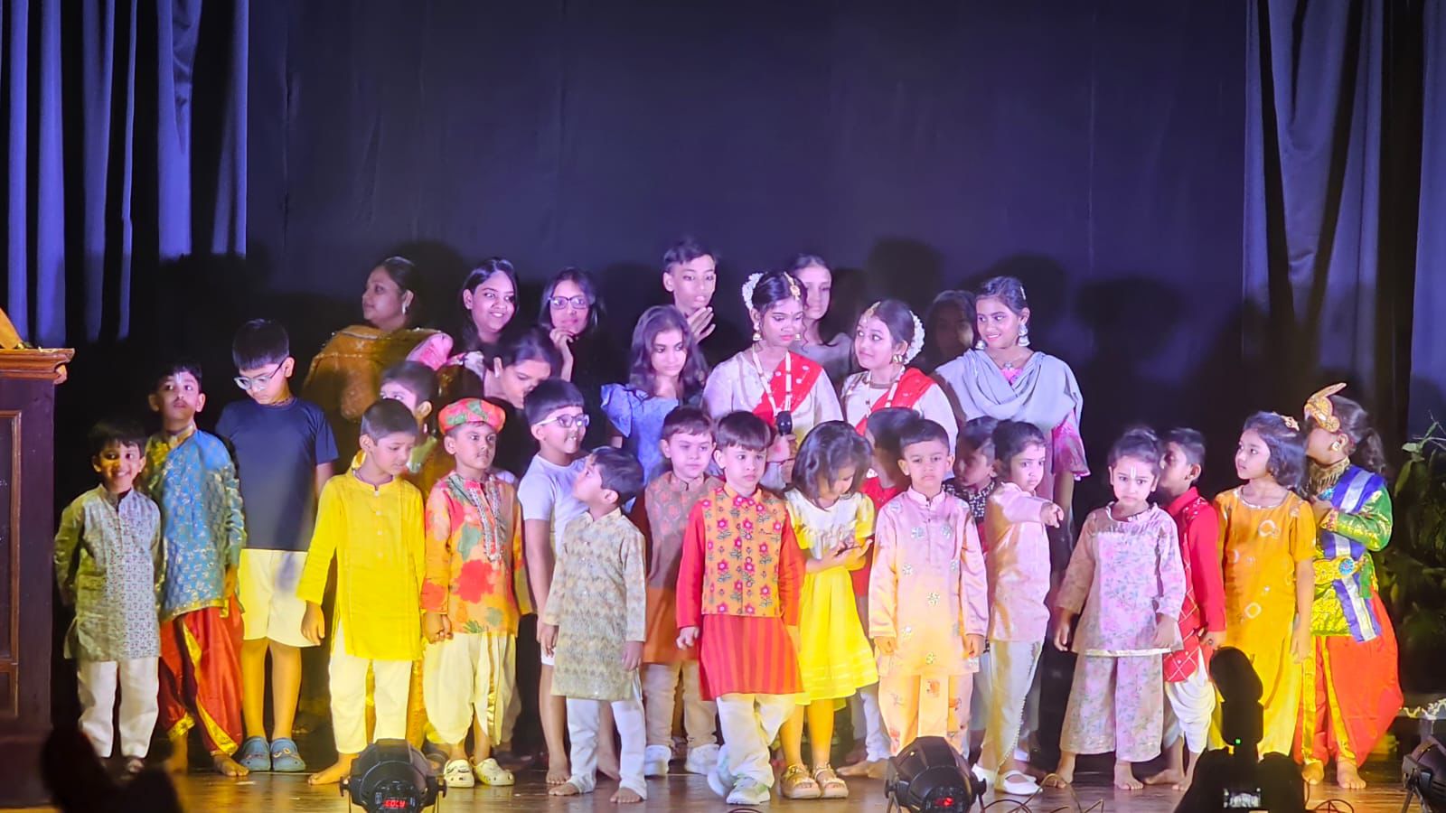 ‘স্টেজ পরিচয় ২০২৫’-এ শিক্ষার্থীদের দ্বারা মঞ্চে গল্প, মূল্যবোধ এবং ক্ষমতার দুর্দান্ত আখ্যান পরিবেশিত হল ‘স্টেজ পরিচয় ২০২৫’-এ শিক্ষার্থীদের দ্বারা মঞ্চে গল্প, মূল্যবোধ এবং ক্ষমতার দুর্দান্ত আখ্যান পরিবেশিত হল