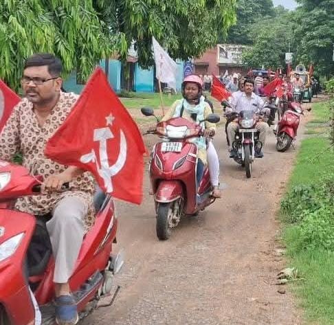 ভারত বন্ধের ডাক: শ্রমিক-কৃষক নীতির প্রতিবাদে উত্তপ্ত চিত্তরঞ্জন ভারত বন্ধের ডাক: শ্রমিক-কৃষক নীতির প্রতিবাদে উত্তপ্ত চিত্তরঞ্জন