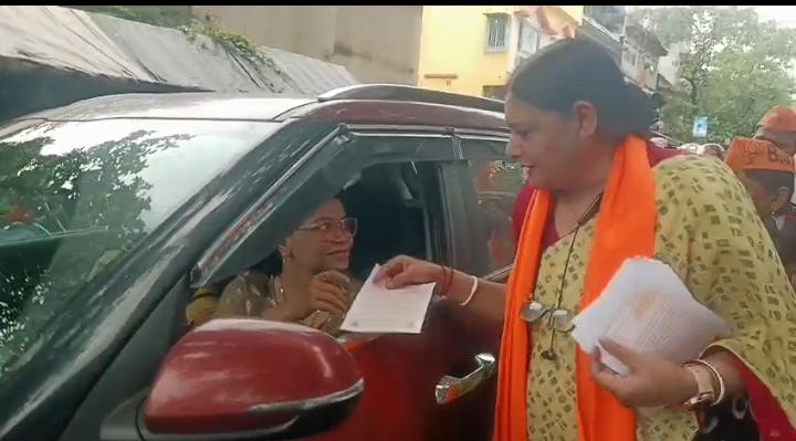 প্রধানমন্ত্রীর দুর্গাপুর সফর, নিমন্ত্রণ নিয়ে জনগণের কাছে অগ্নিমিত্রা পাল প্রধানমন্ত্রীর দুর্গাপুর সফর, নিমন্ত্রণ নিয়ে জনগণের কাছে অগ্নিমিত্রা পাল