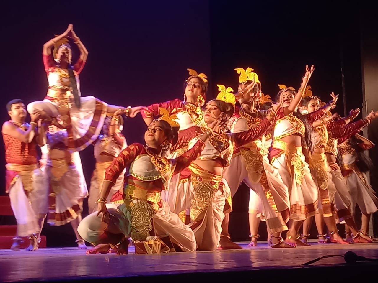 হাওড়ার শরৎ সদনে আনন্দধারা সেন্টার ফর ডান্স একাডেমির ২০তম বার্ষিক সাংস্কৃতিক অনুষ্ঠান অনুষ্ঠিত হলো হাওড়ার শরৎ সদনে আনন্দধারা সেন্টার ফর ডান্স একাডেমির ২০তম বার্ষিক সাংস্কৃতিক অনুষ্ঠান অনুষ্ঠিত হলো