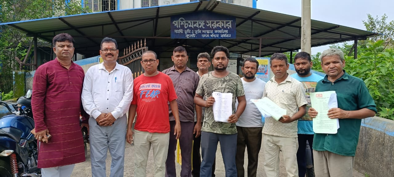কুলটির নিয়ামতপুরে পেট্রোল পাম্পের জমি বিরোধ