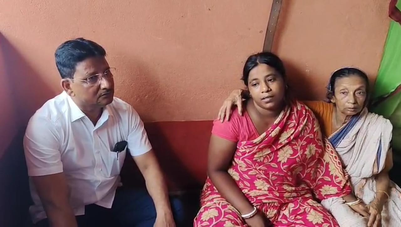 নানুরে পচাগলা দেহ উদ্ধারে চাঞ্চল্য, নিখোঁজ নাবালিকার পরিচয়ের সন্দেহ – ডিএনএ টেস্টের উদ্যোগ প্রশাসনের নানুরে পচাগলা দেহ উদ্ধারে চাঞ্চল্য, নিখোঁজ নাবালিকার পরিচয়ের সন্দেহ – ডিএনএ টেস্টের উদ্যোগ প্রশাসনের